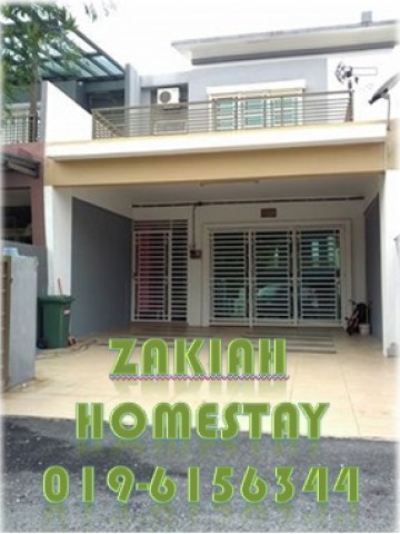Parking Kereta untuk melihat lebih banyak gambar anda boleh pergi ke page facebook Zakiah Homestay